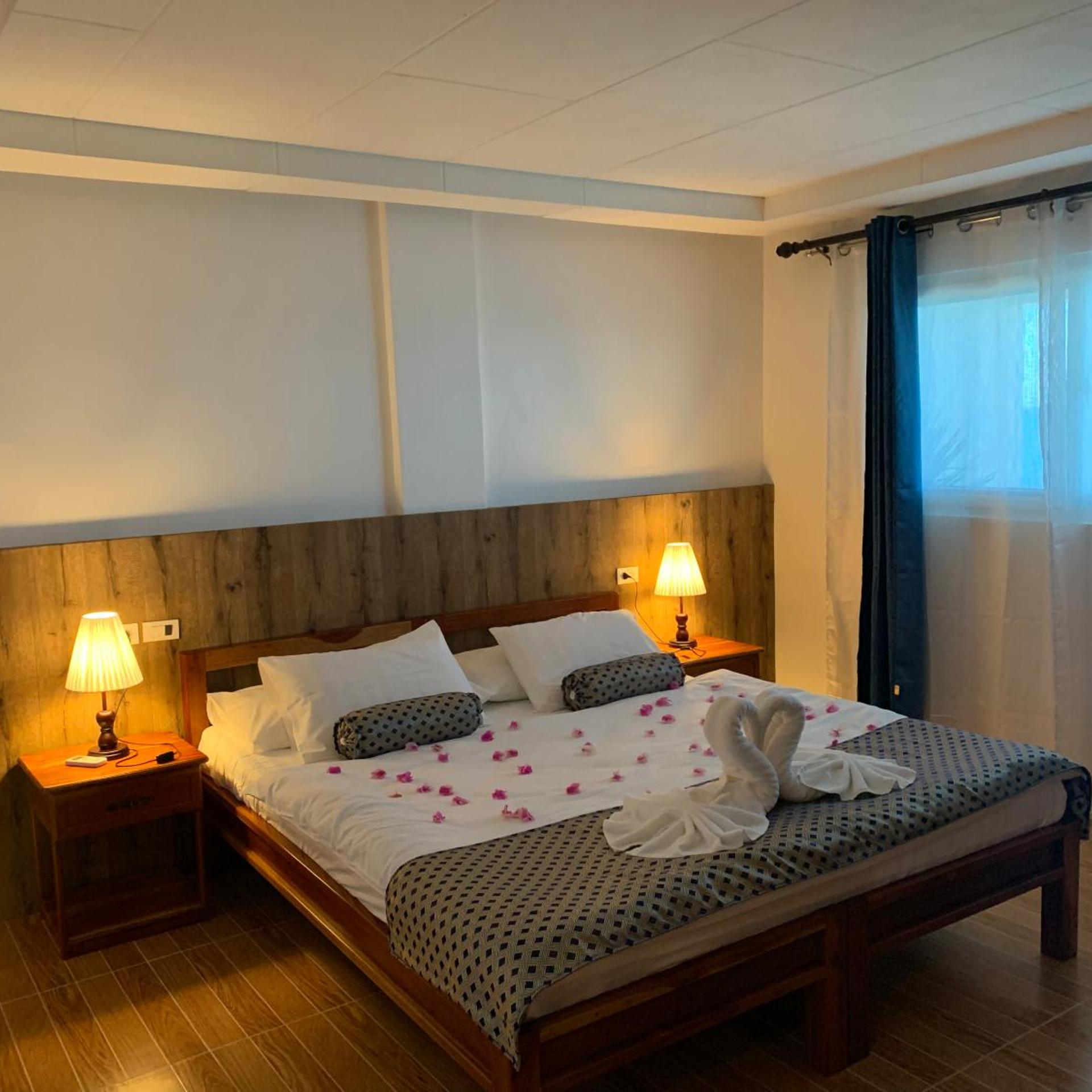 Room, King Bed, Sea View