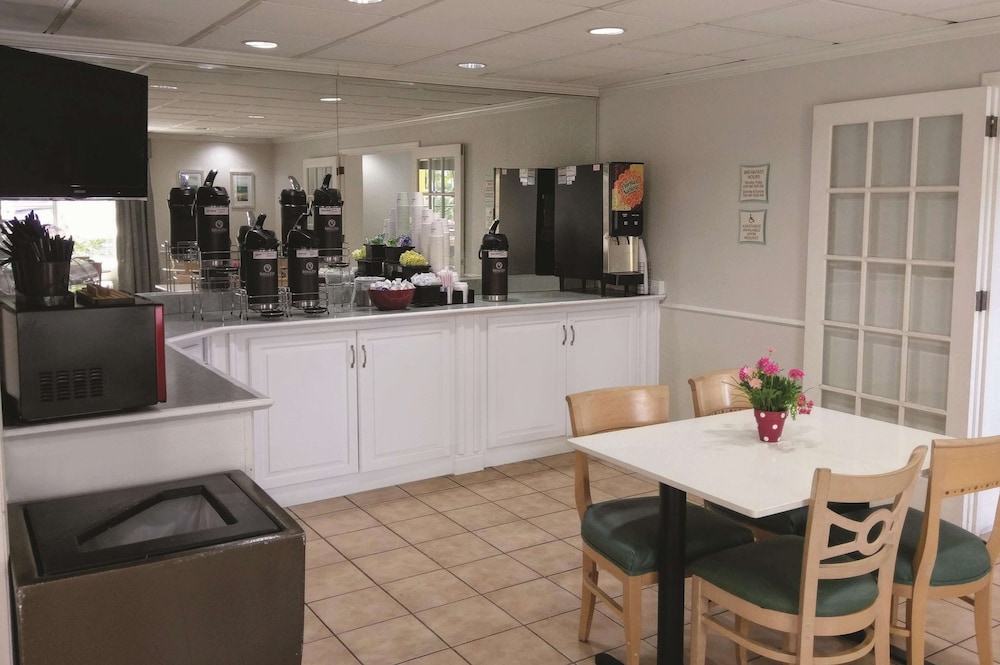 La Quinta Inn & Suites by Wyndham Melbourne Viera 41/56