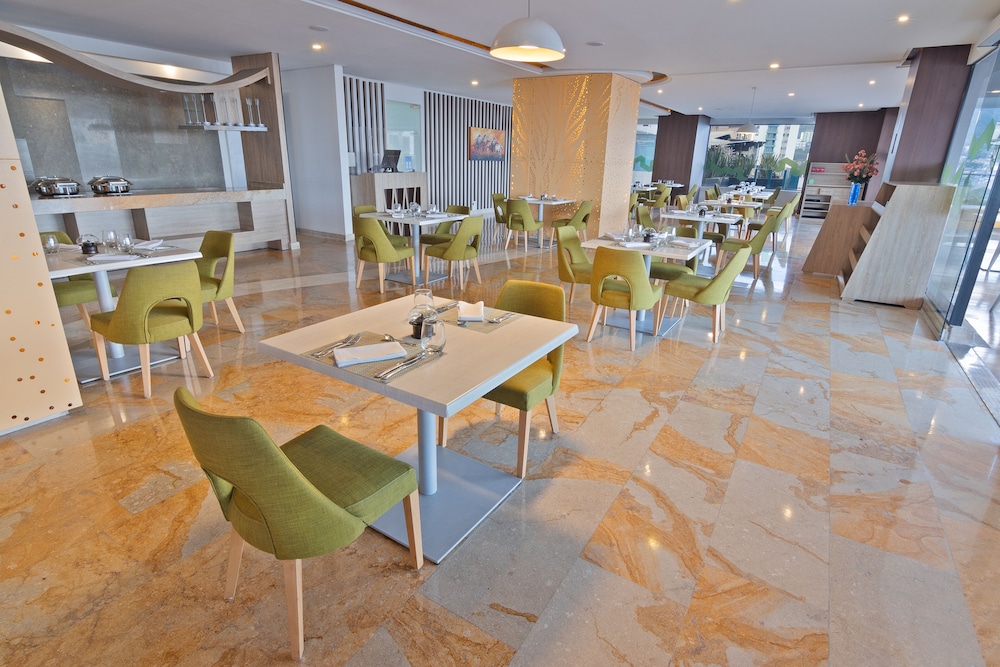 Sonesta Hotel Ibague 36/44