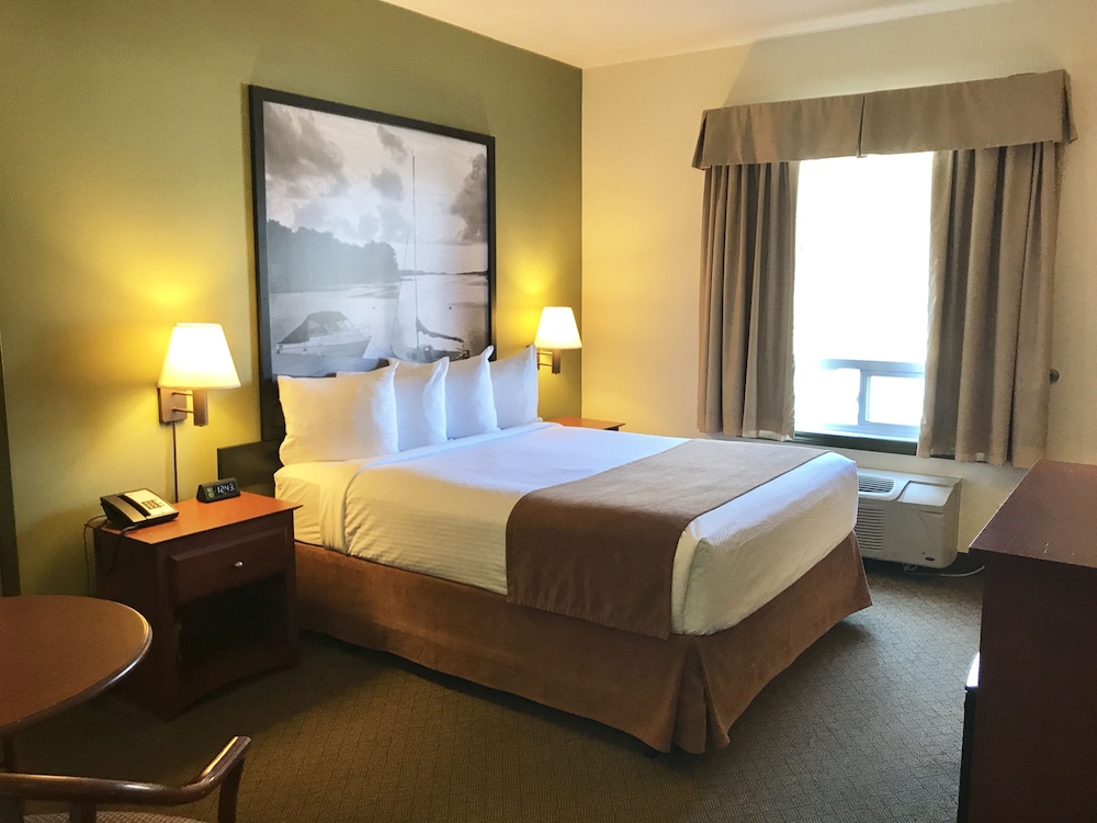 Super 8 By Wyndham Amherst NS 13/49