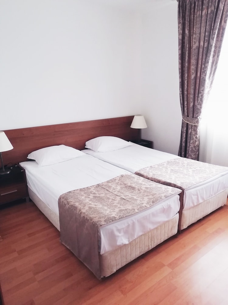 Efir Aparthotel 24/50