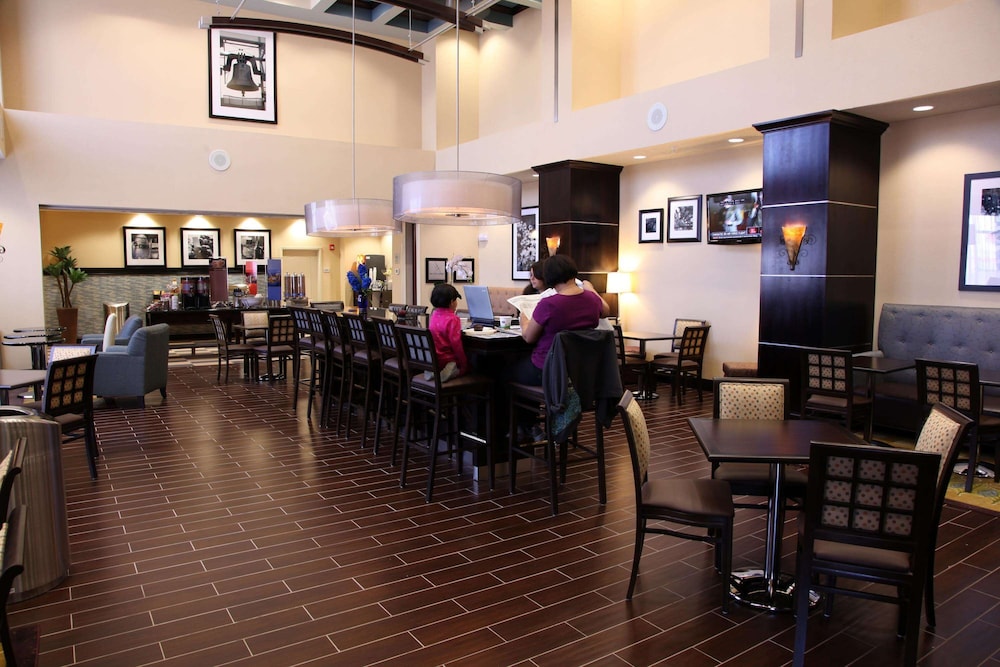 Hampton Inn And Suites Carlsbad Nm 26/37