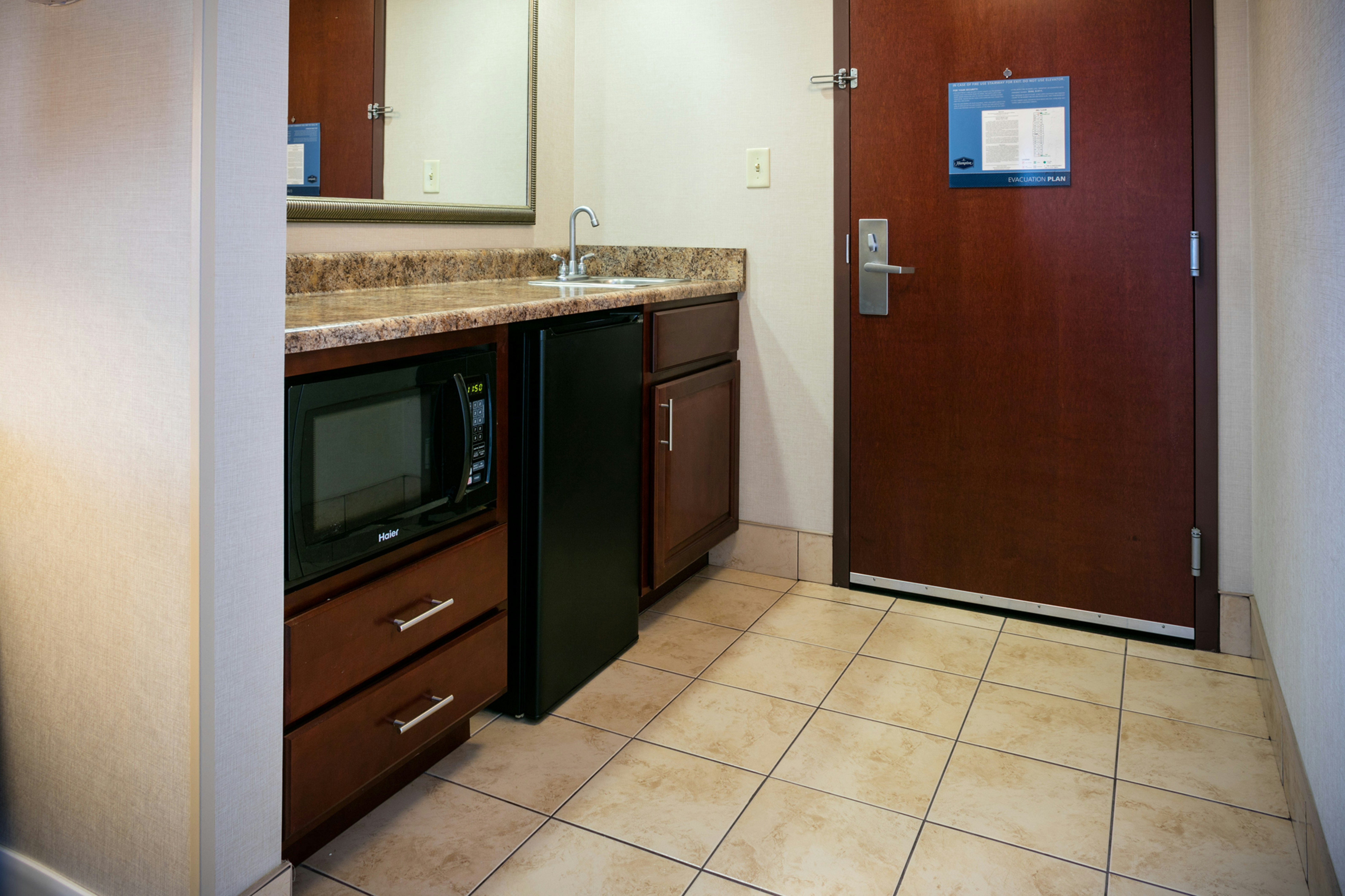 Hampton Inn & Suites Toledo-Perrysburg 50/50