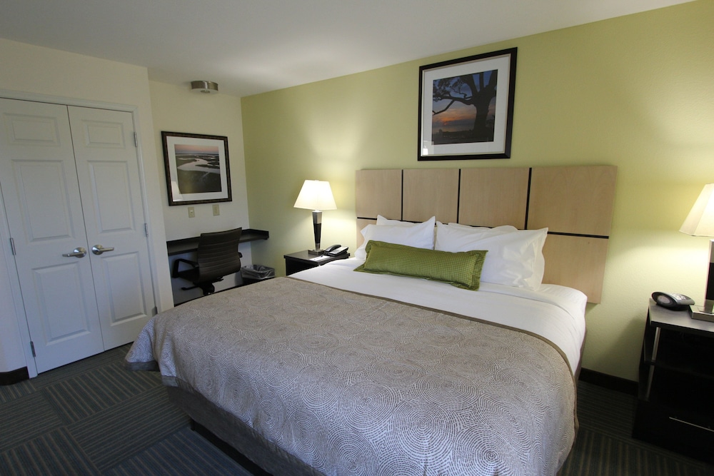 Candlewood Suites Greenville 3/28