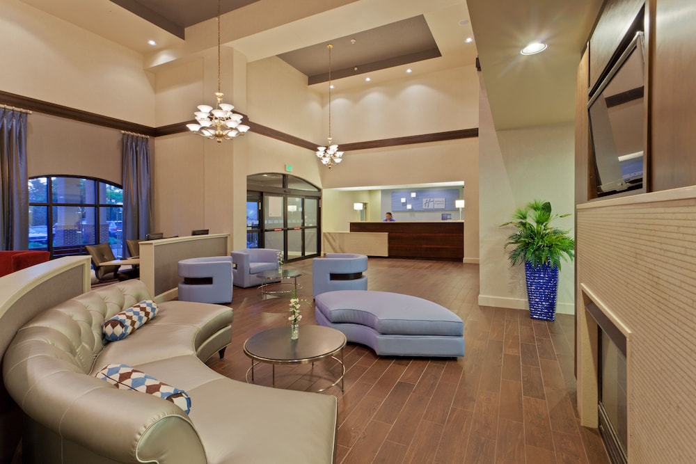 Holiday Inn Express Hotel And Suites Dover 43/60