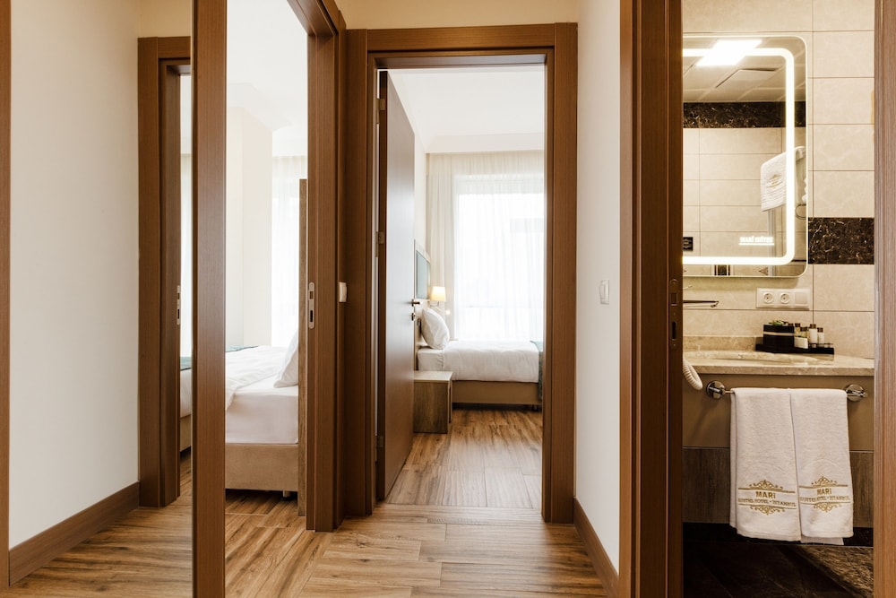 Mari Suites Hotel 45/63