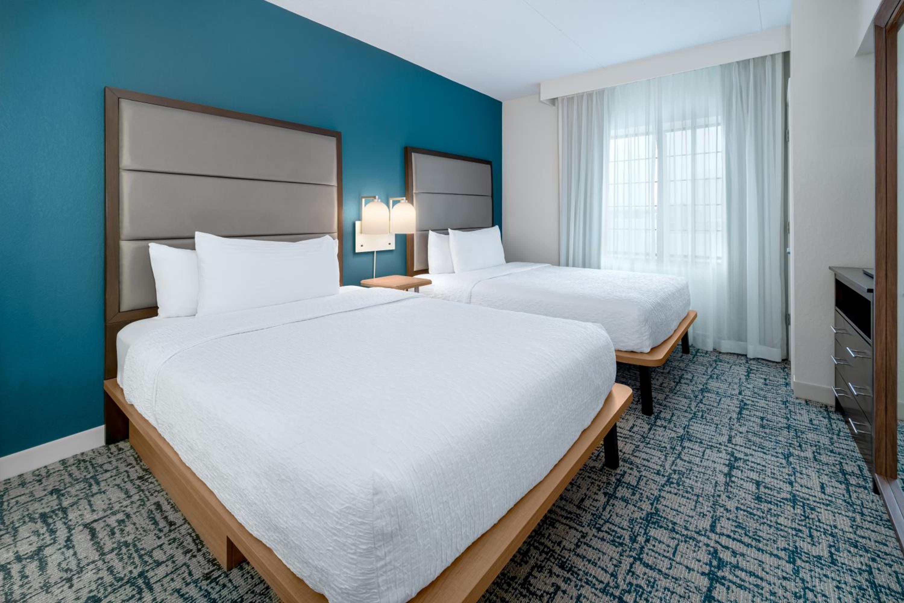 1 Bedroom, Suite, 2 Queen Beds, Sofa