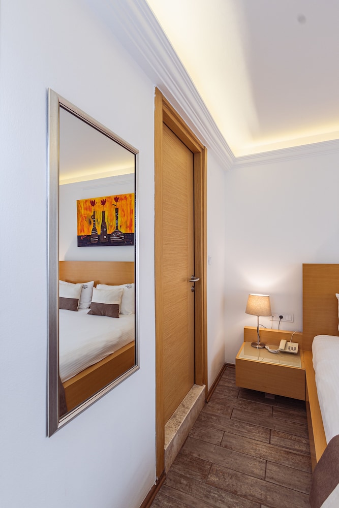 MB CITY HOTEL 22/43