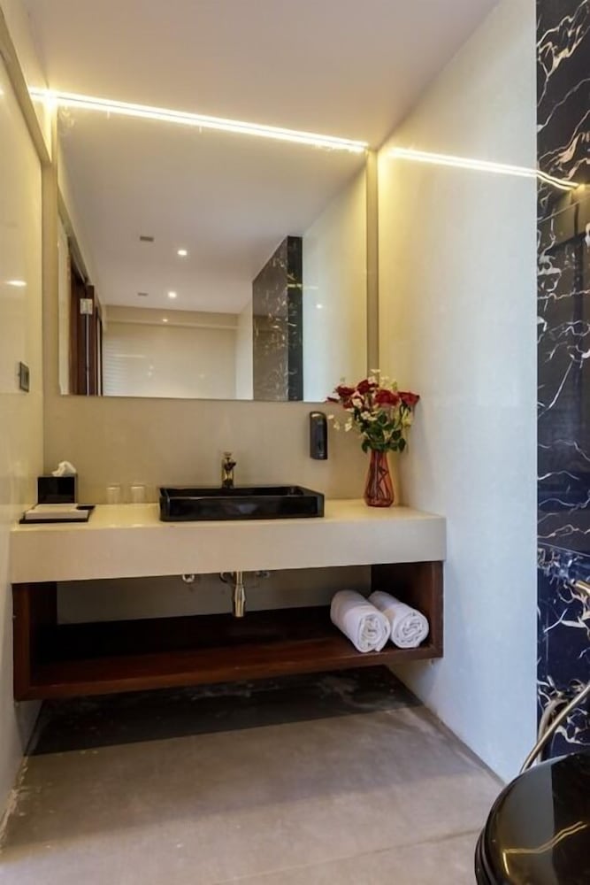 132 Svenska Design Hotel Kakinada 21/22