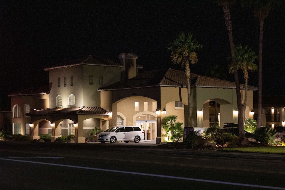 Best Western Plus A Wayfarer S Inn And Suites 3/26