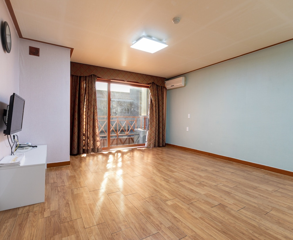 Jeju Tovice Condo Family 18/50