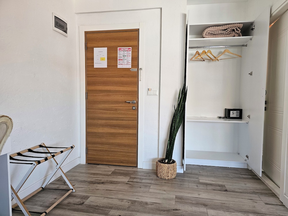 Kugu Urla Otel 24/50