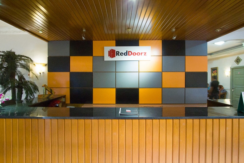 RedDoorz near Pantai Falajawa Ternate 4/29