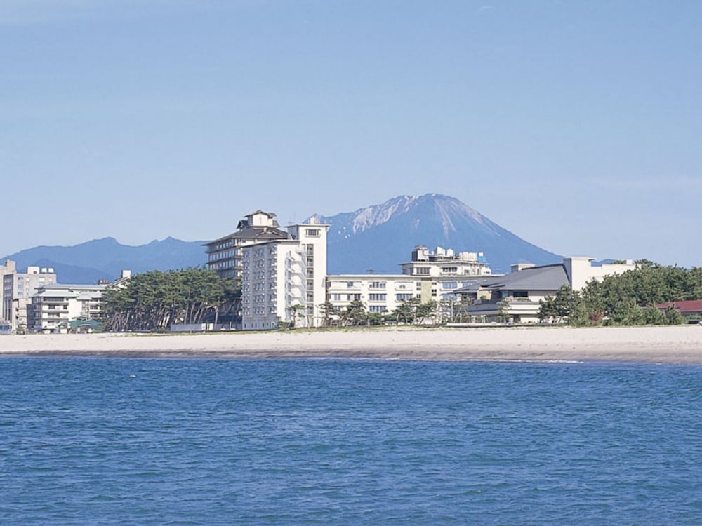 Kaike Grand Hotel Tensui 42/44