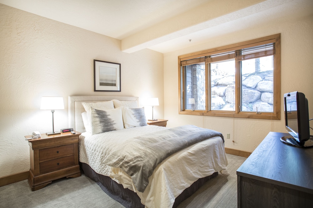 Deer Valley's Signature Collection 27/74