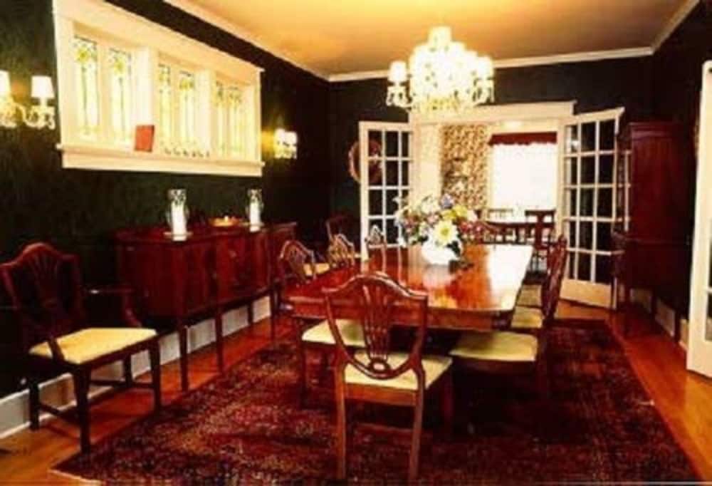 Far View - A Bed & Breakfast Estate 21/50