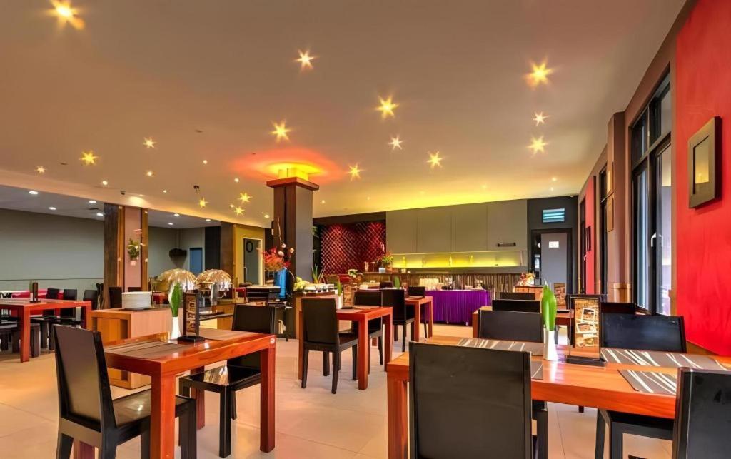 PLAN B HOTEL 24/35