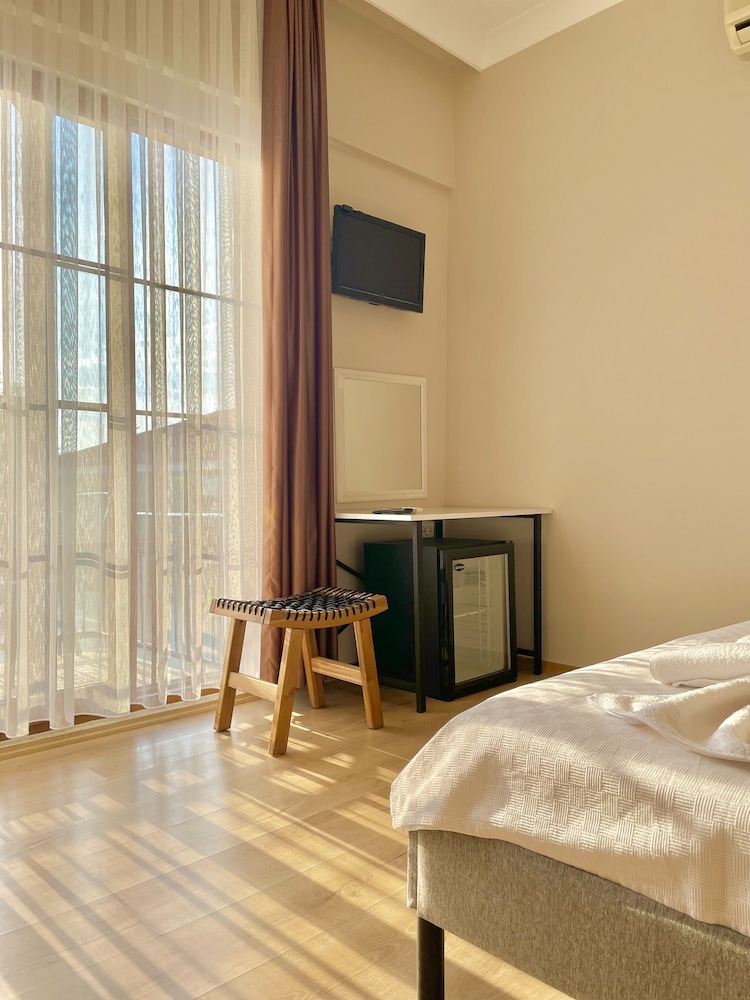 Cennet Hotel 15/46