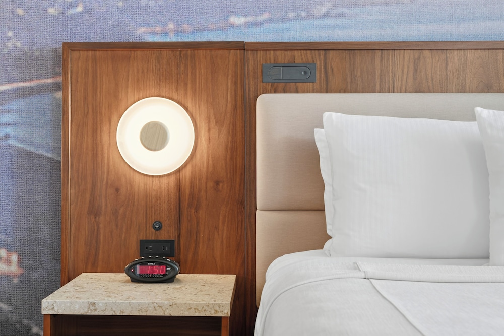 Gateway Hotel Santa Monica 37/65