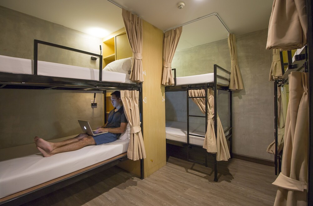 Cazz Hostel 50/50