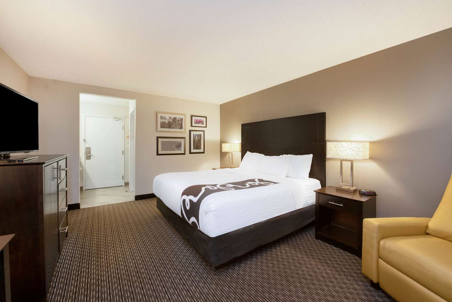 La Quinta Inn & Suites by Wyndham Cleveland Macedonia 14/47