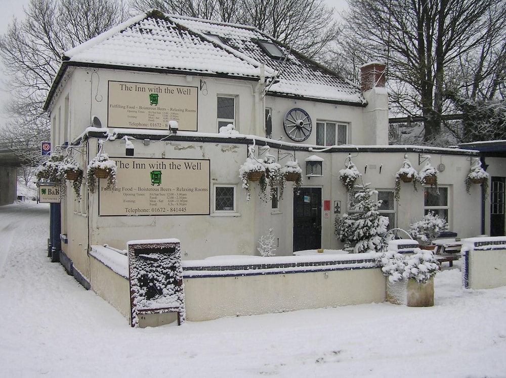 The Inn with the Well 1/36