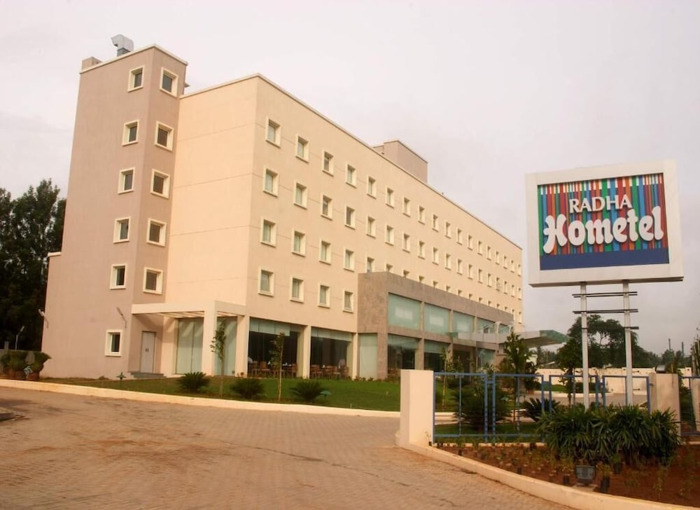 Radha Hometel 3/50