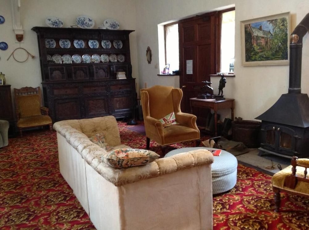 Greenham Hall B&B 20/25