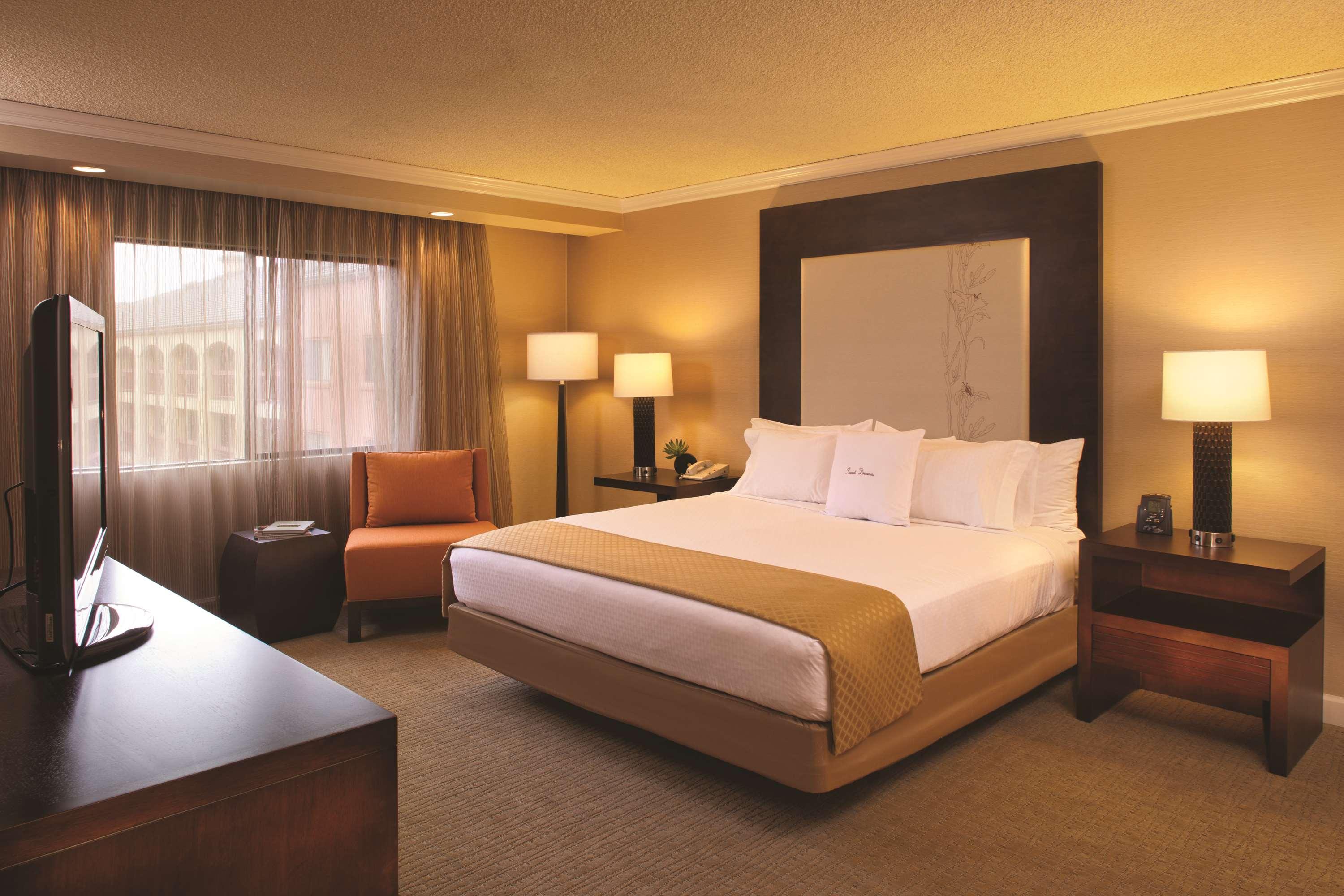 Room at Doubletree By Hilton Sonoma Wine Country, ROHNERT PARK - CA