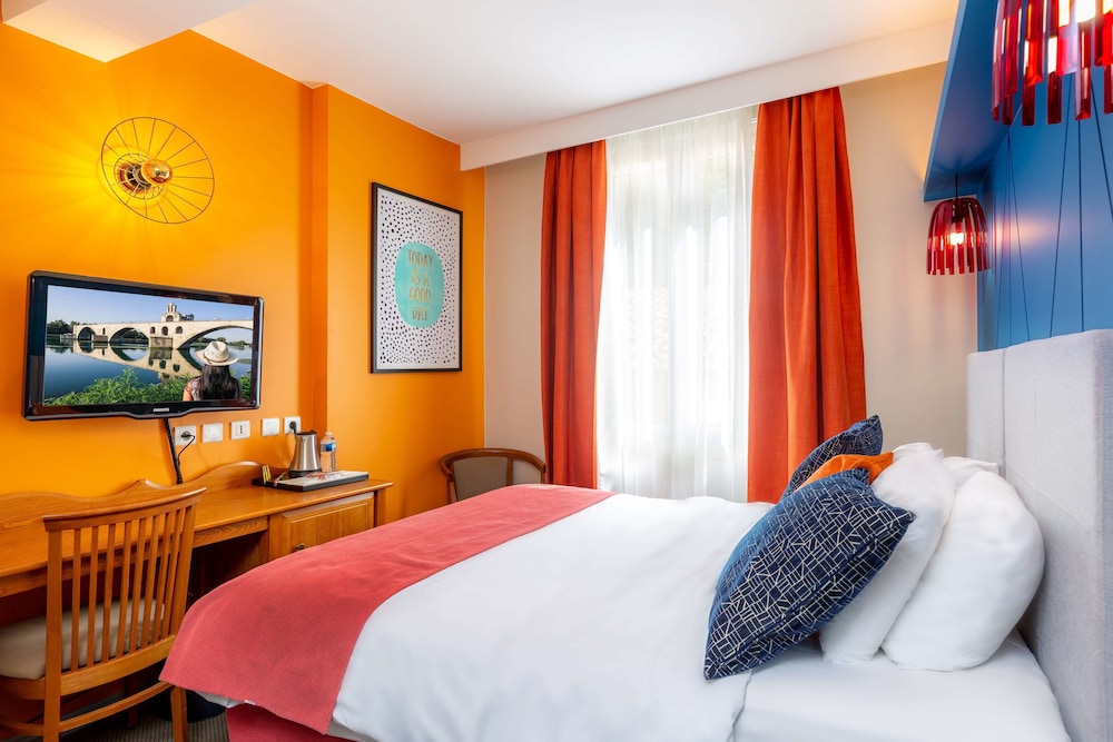 Hotel Kyriad Avignon Palais des Papes 26/73