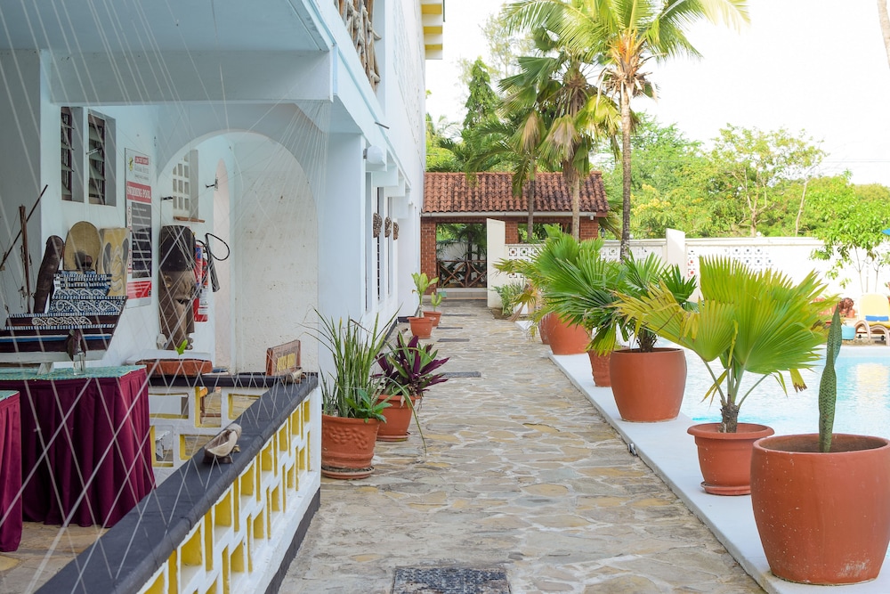 Kahama Hotel Mombasa 33/39