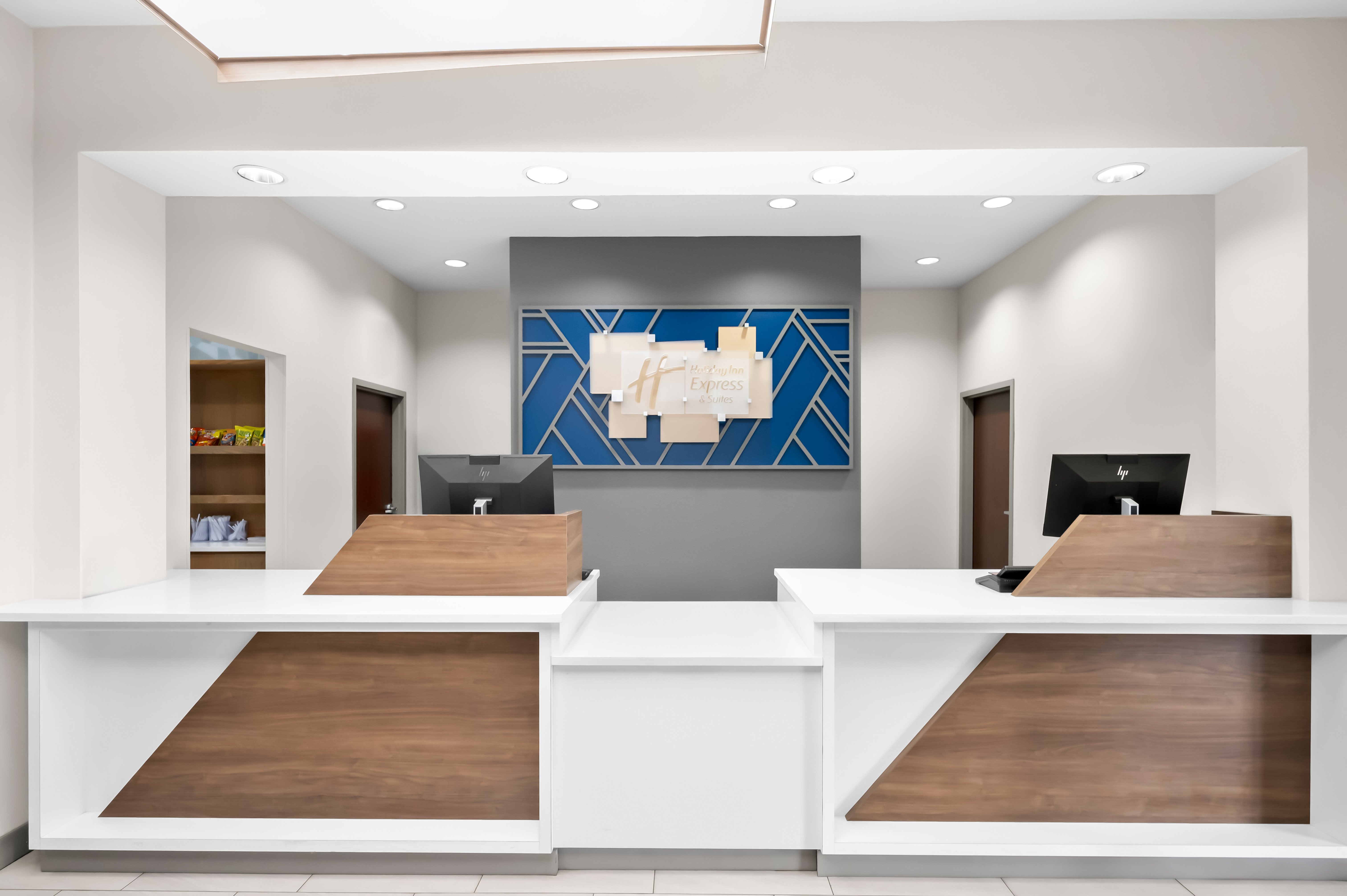 Holiday Inn Express Suites Morrilton 15/53