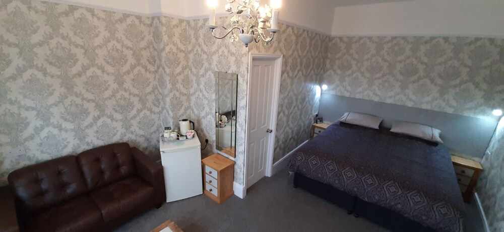 Brooke House 7/44