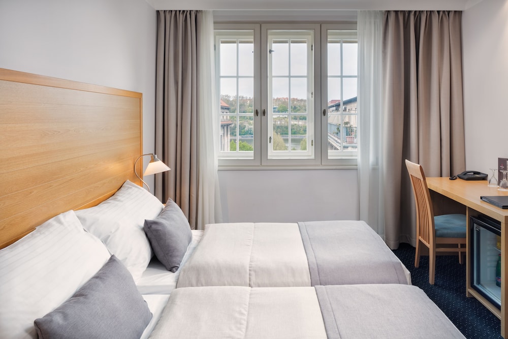 Hotel Clement 9/50