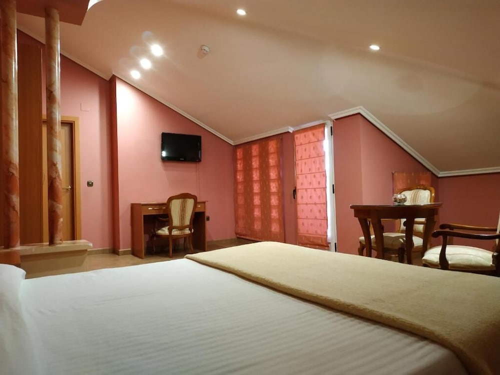 Hotel Real de Castilla 9/50