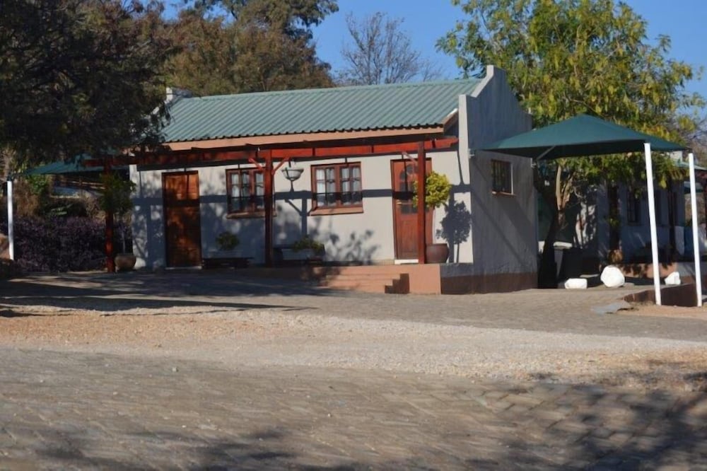 N4 Guest Lodge 18/29
