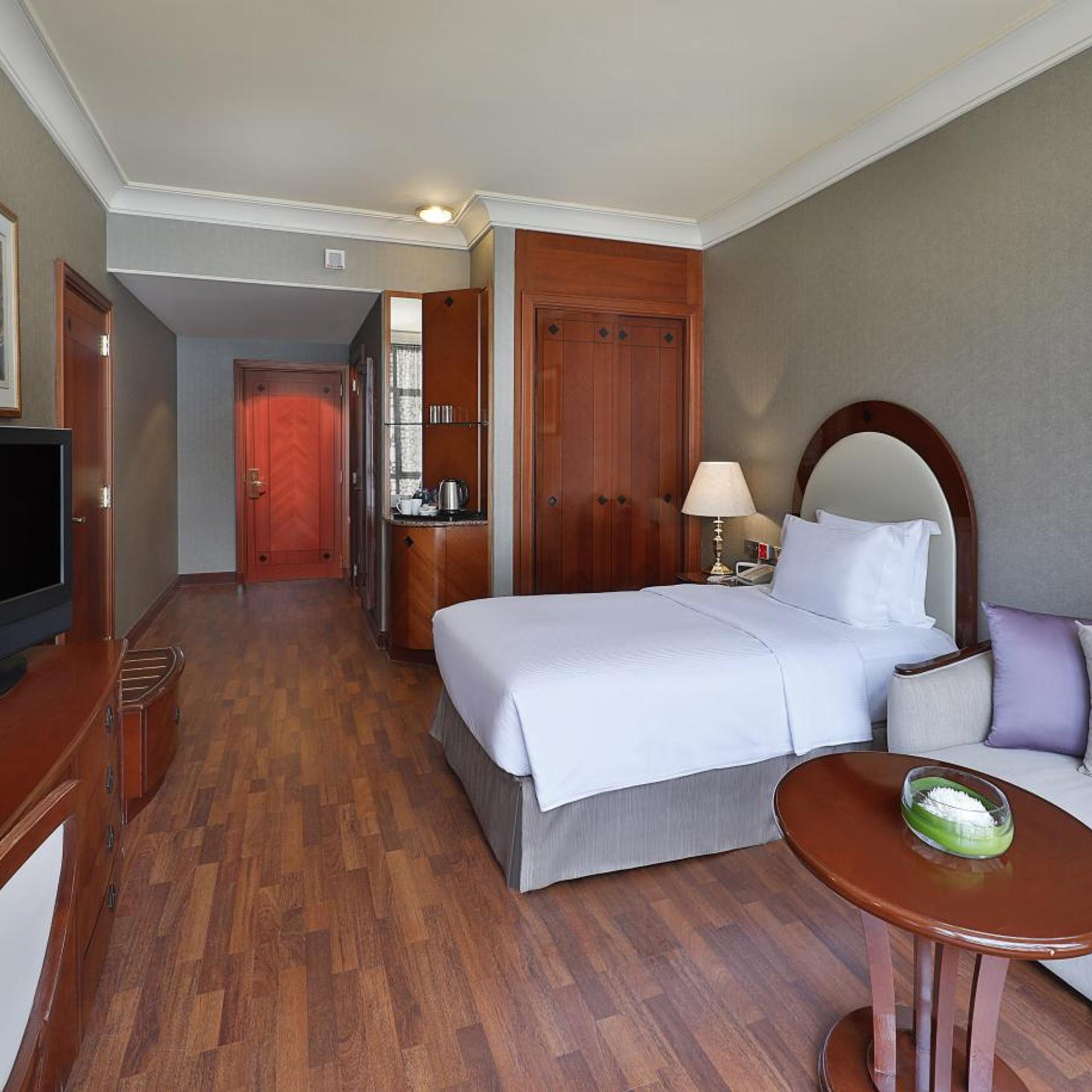 Guest Room, Single
