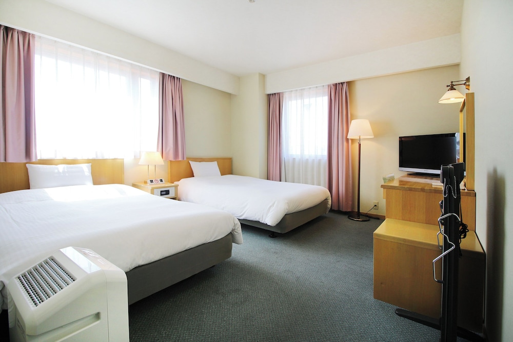 Island Hotel 19/60