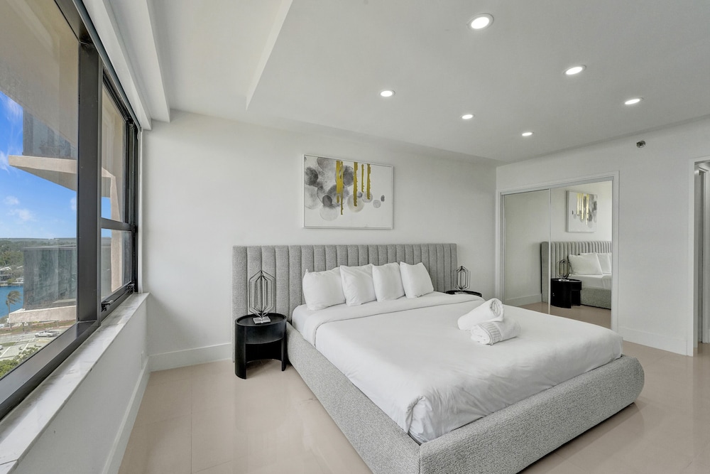 3 Bedrooms, Stunning, Condo, King Bed, 1 Queen and 1 Single Bed, 2 Bunk Beds, Ocean View