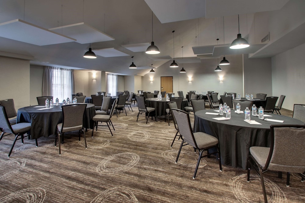 Drury Inn and Suites San Antonio Northwest Medical Center 41/50