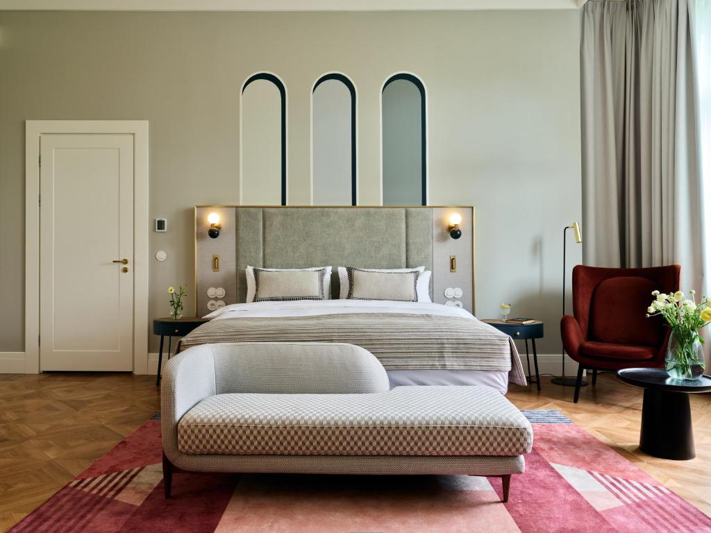 SUPERIOR, SINGLE, DOUBLE BED