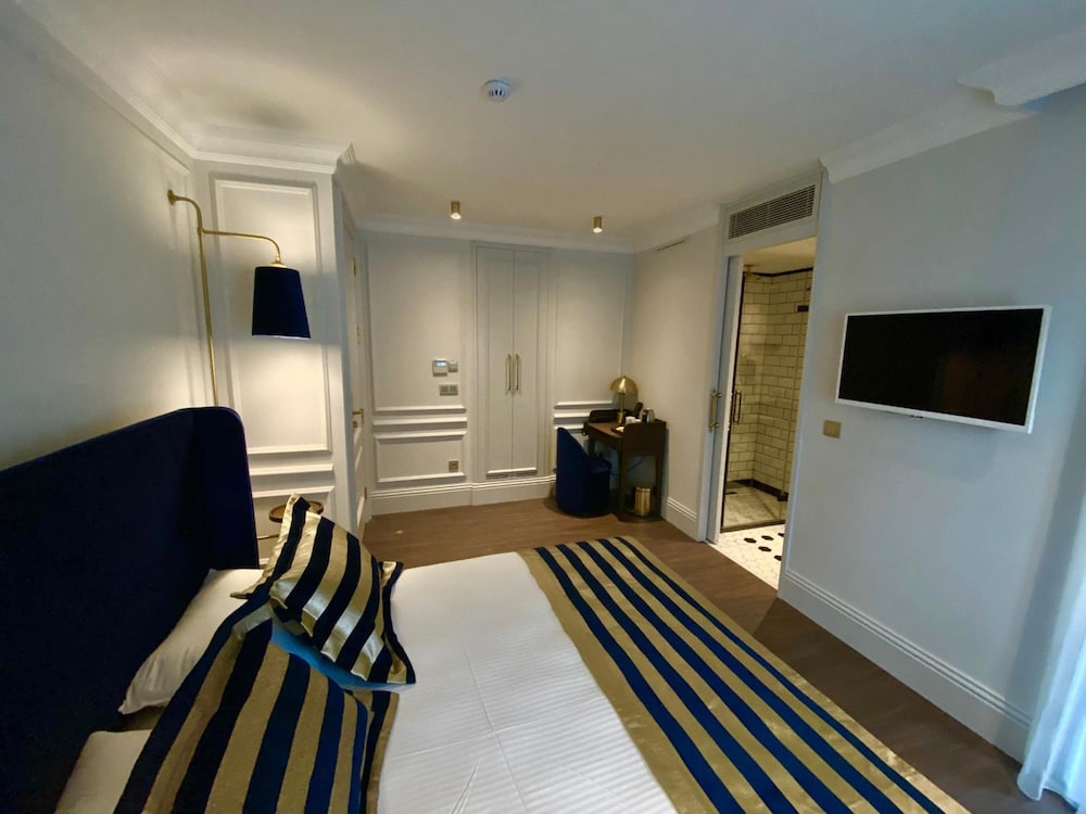 A11 Exclusive Hotel 20/25