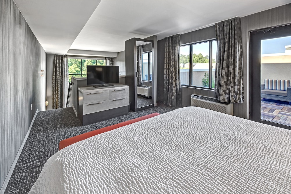 Courtyard Oxford 6/30