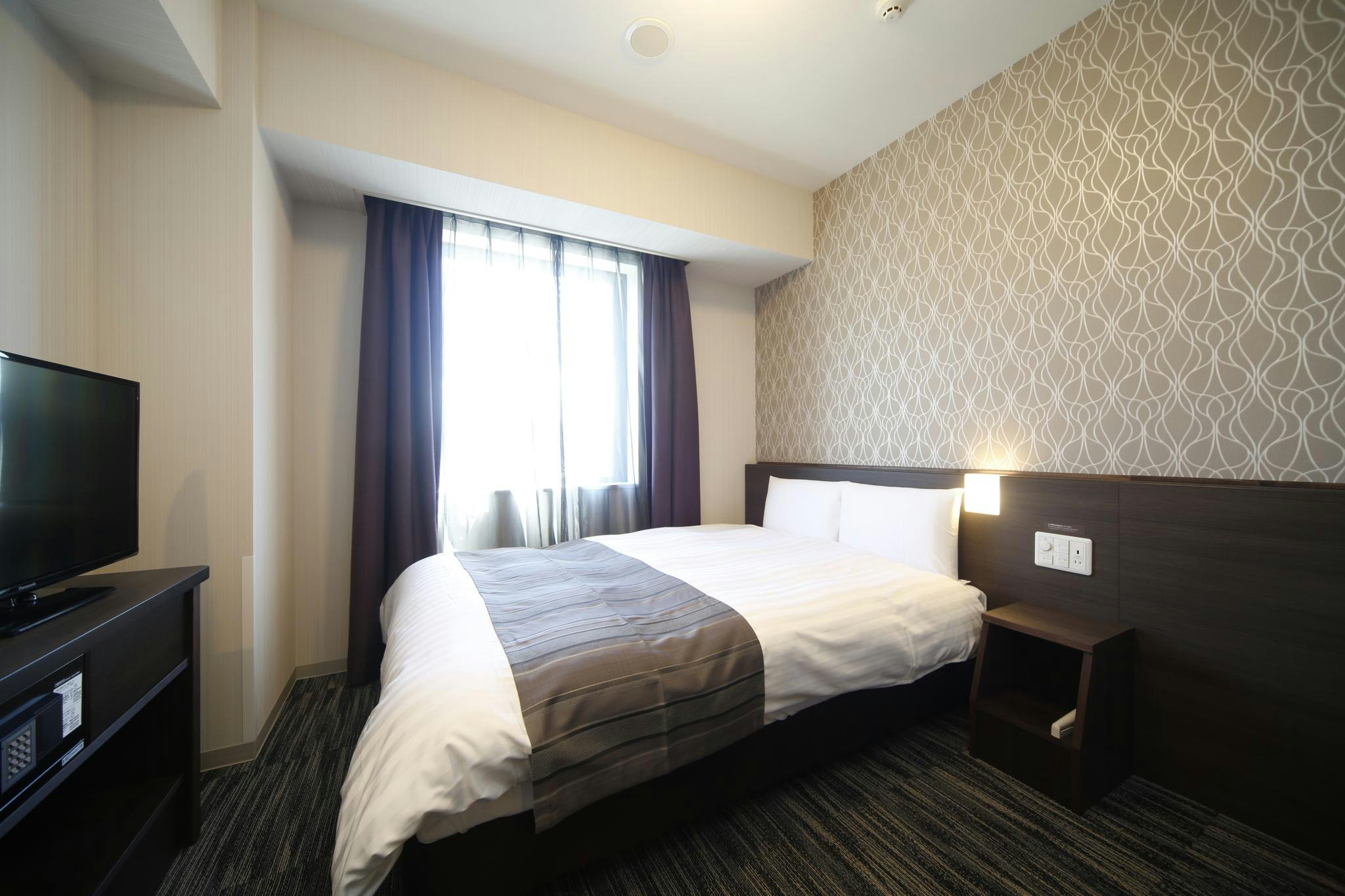 Room, Double Bed