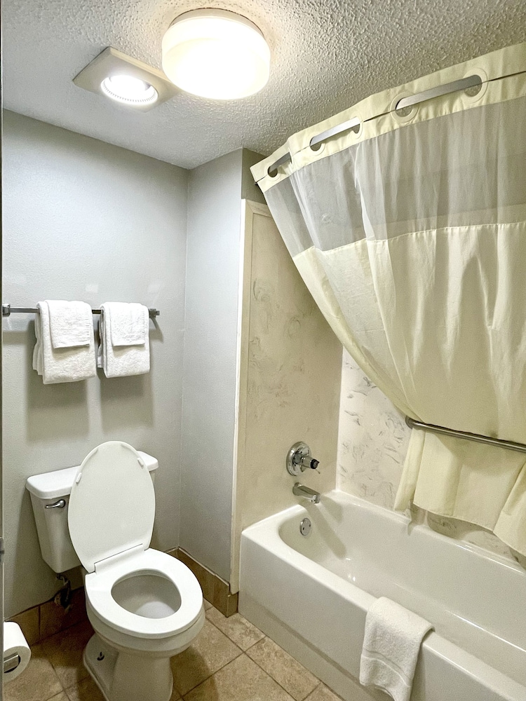 Days Inn And Suites Selma 52/54