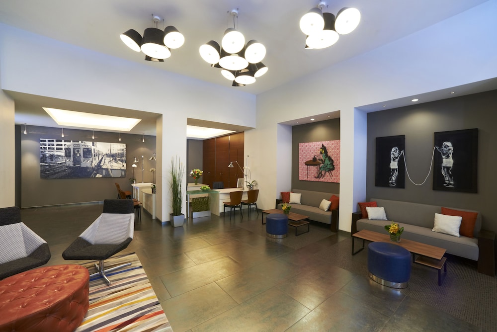 Kinzie Hotel 22/39