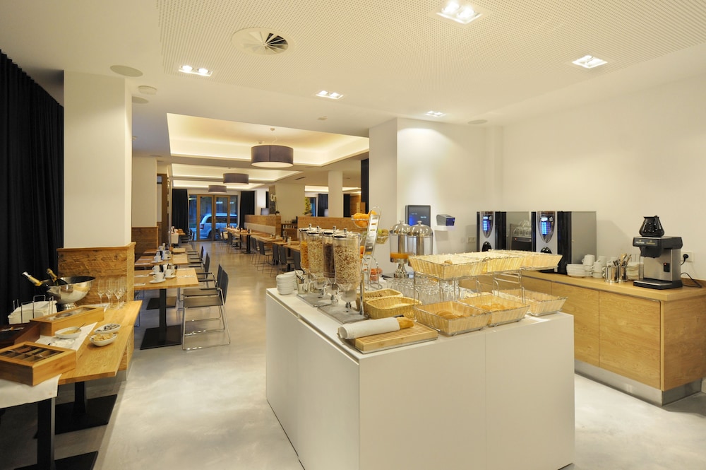 Bayer 89 Vi Vadi Hotel 36/51