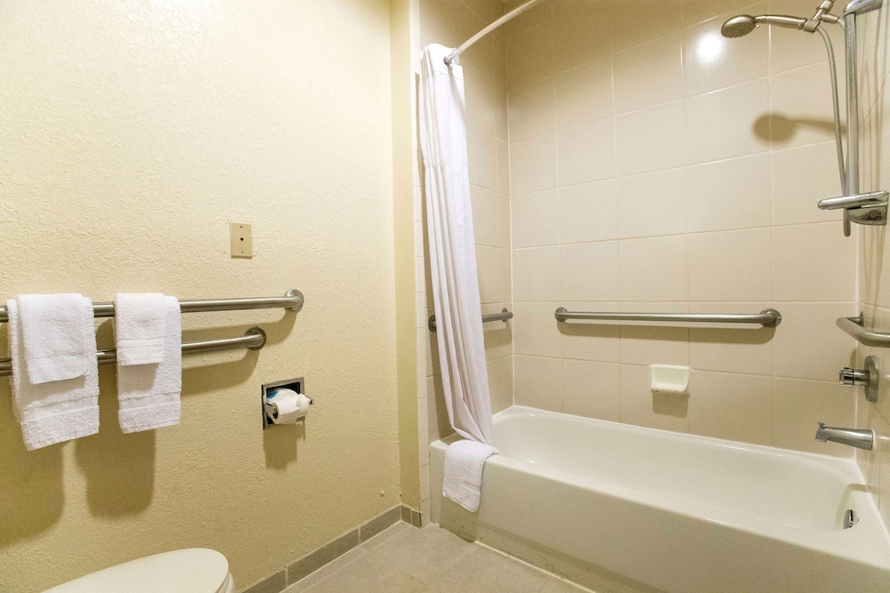 Days Inn & Suites By Wyndham Houston North/Aldine 14/68