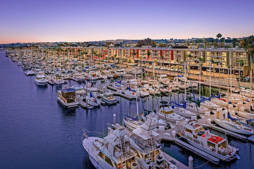 Courtyard by Marriott Marina del Rey 29/35