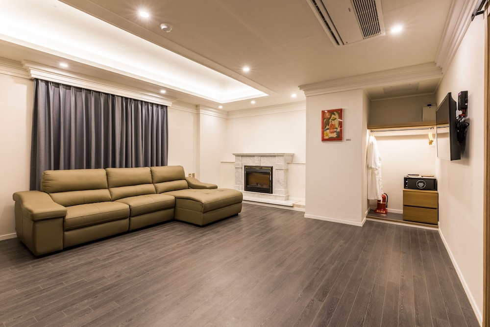 Casaloma Hotel 31/50